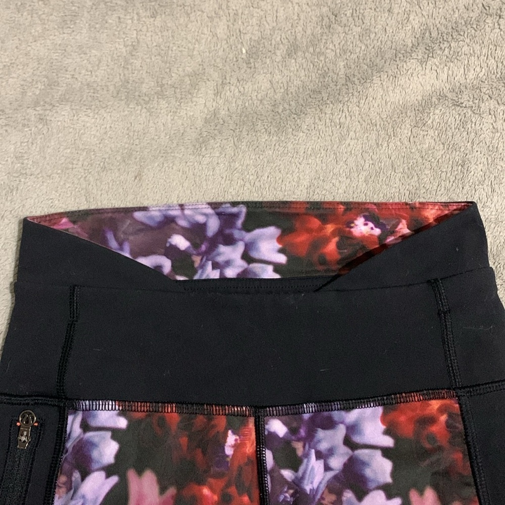 Lululemon Cropped Leggings Size 2-4 - Picture 4 of 8